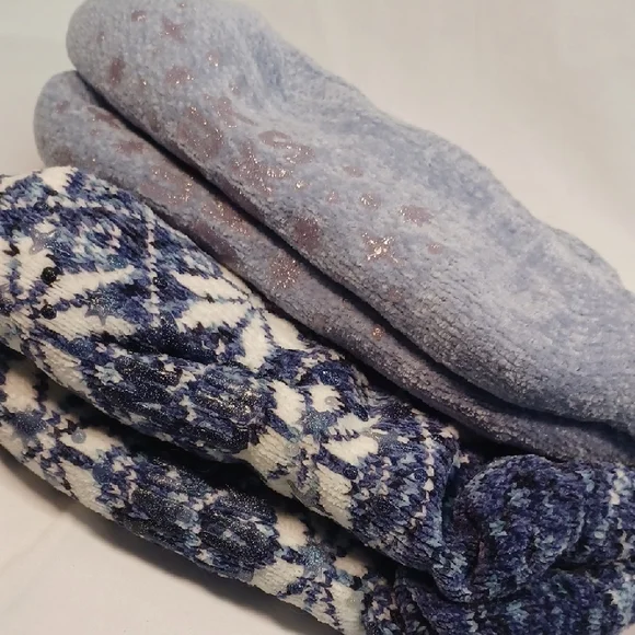 Muk Luks Blue and White Casual Socks for Cozy Comfort - Picture 4 of 5